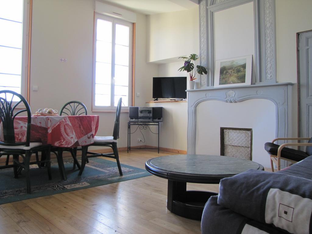 Etape Gimontoise 32 Apartment Exterior photo
